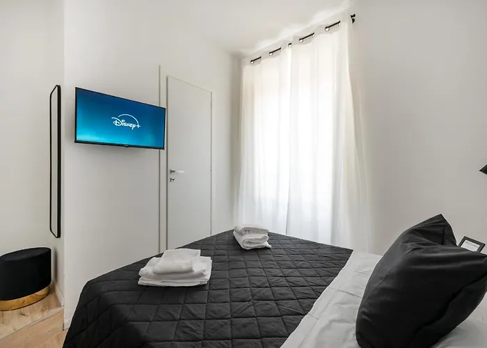 Daire White Flat Labicana Roma
