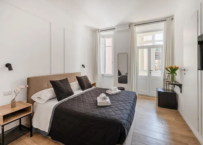 White Flat Labicana Daire Roma