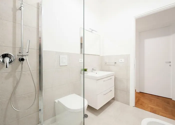 White Flat Labicana Daire Roma