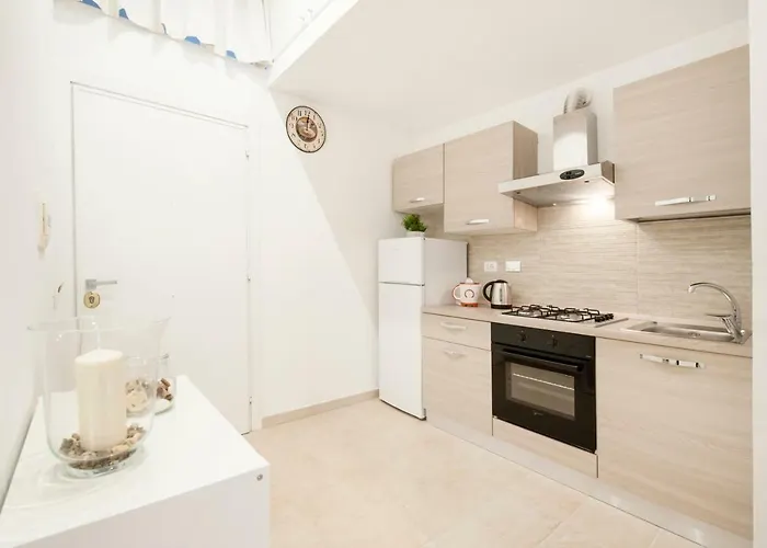 White Flat Labicana Daire Roma